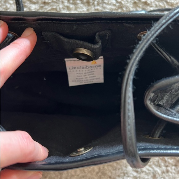 Elegant Black Bucket Bag VTG Liz Claiborne Bucket Bag - Picture 7 of 11